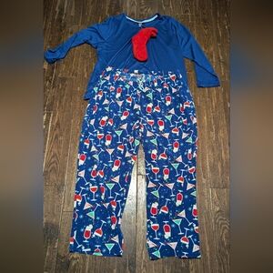 NWT Avenue Holiday Spirits Pajama Set (with Fuzzy Socks!)